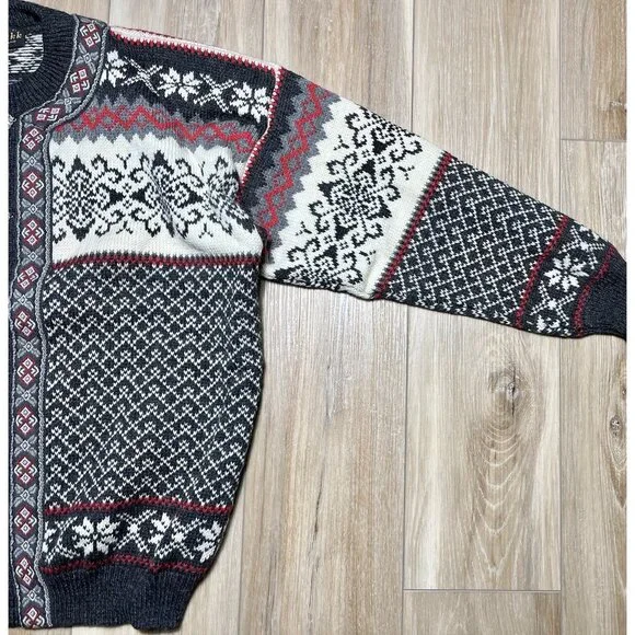 Vintage Nordstrikk Virgin Wool Pewter Clasp Cardigan Sweater - Size Medium